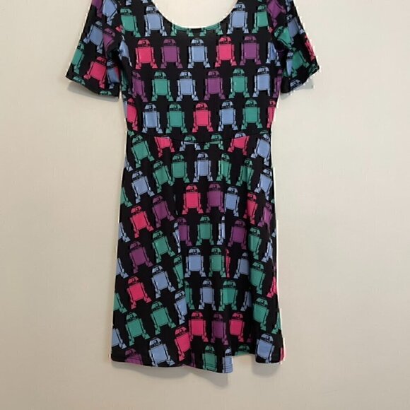HER UNIVERSE STAR WARS Black Multi R2-D2 R2D2 Graphic Mini Fit & Flare Dress M - Picture 5 of 13